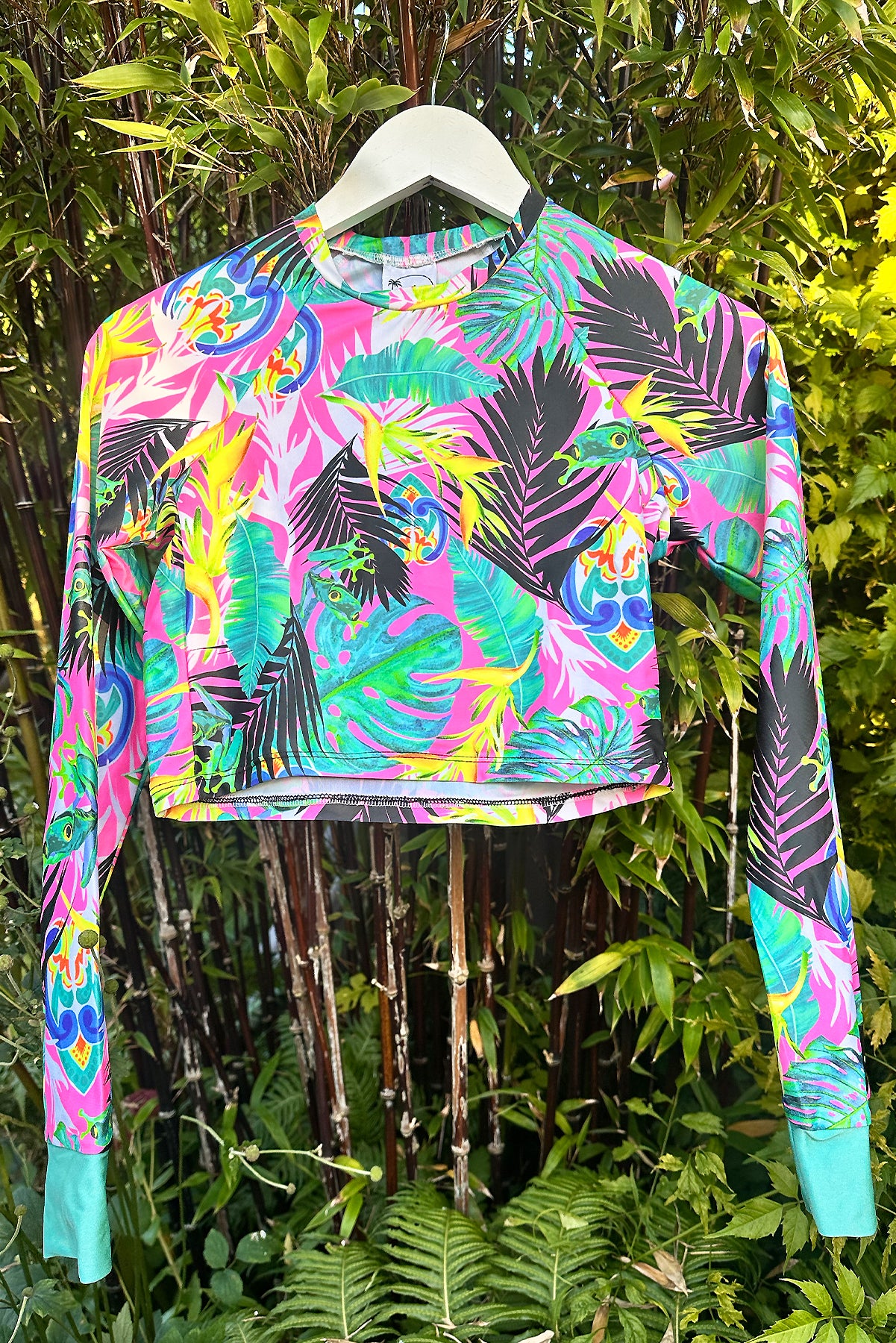 Womens Long Sleeved cropped rashguard in Pura Vida - S/M