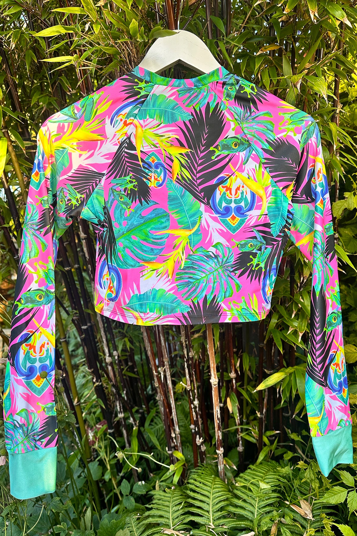 Womens Long Sleeved cropped rashguard in Pura Vida - S/M